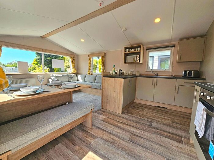 2 Bedroom Park Home For Sale In Llanrug, Caernarfon, LL55