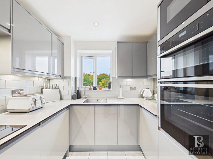 2 Bedroom Flat For Sale In Redford Close, Feltham, TW13