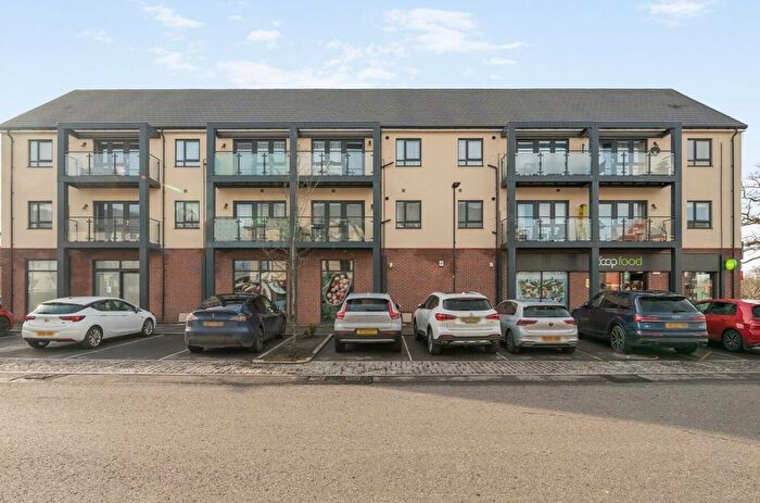 2 Bedroom Flat For Sale In Homington Avenue, Swindon, SN3