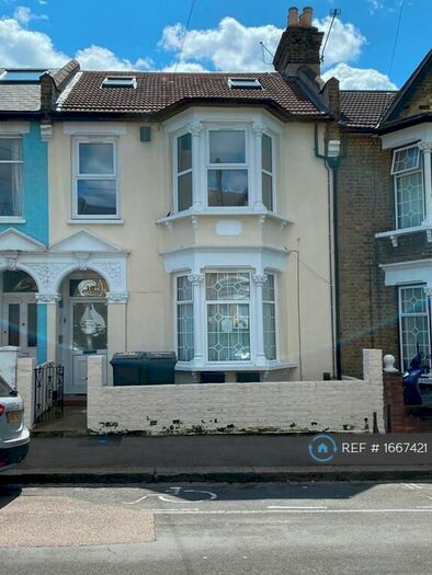 Studio To Rent In Walthamstow, London, E17