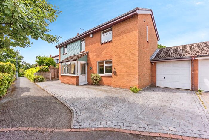 4 Bedroom Detached House For Sale In Edenbridge Road, Cheadle Hulme, Cheadle, Greater Manchester, SK8
