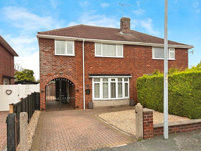 3 Bedroom Semi-detached House For Sale In Alder Close, North Hykeham, LN6