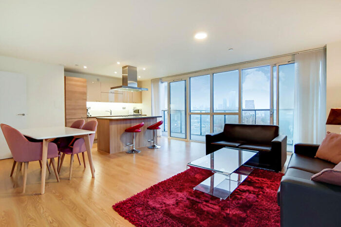 3 Bedroom Apartment To Rent In Panoramic Tower, Hay Currie Street, London, E14