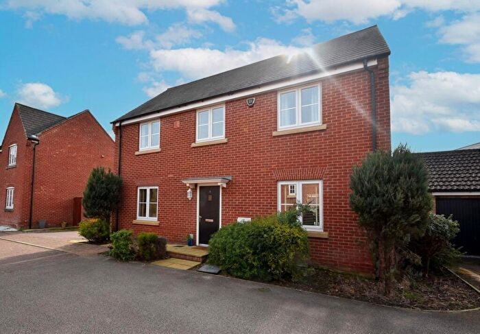 4 Bedroom Detached House For Sale In Dixy Close, St. Neots, PE19