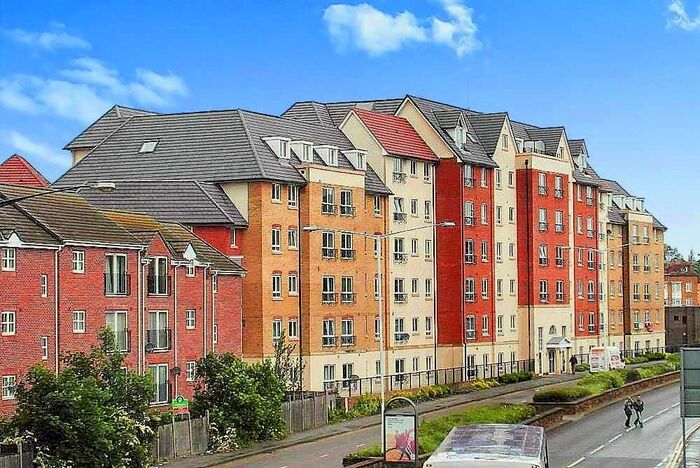 1 Bedroom Flat For Sale In Broad Street, Northampton, NN1