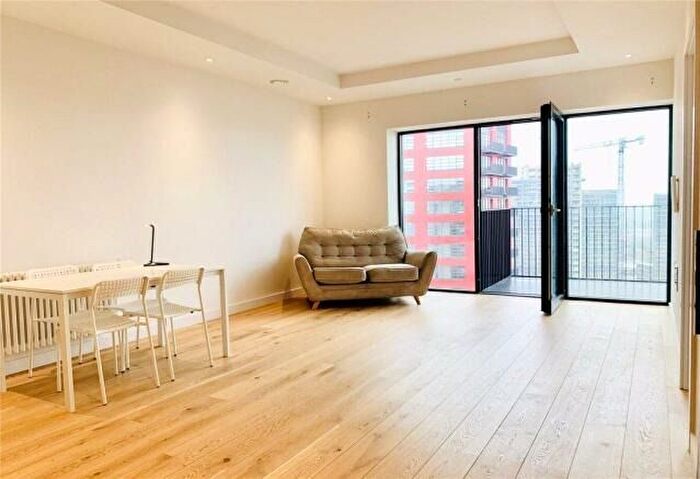 1 Bedroom Flat To Rent In Modena House, Lyell Street, London, Greater London, E14