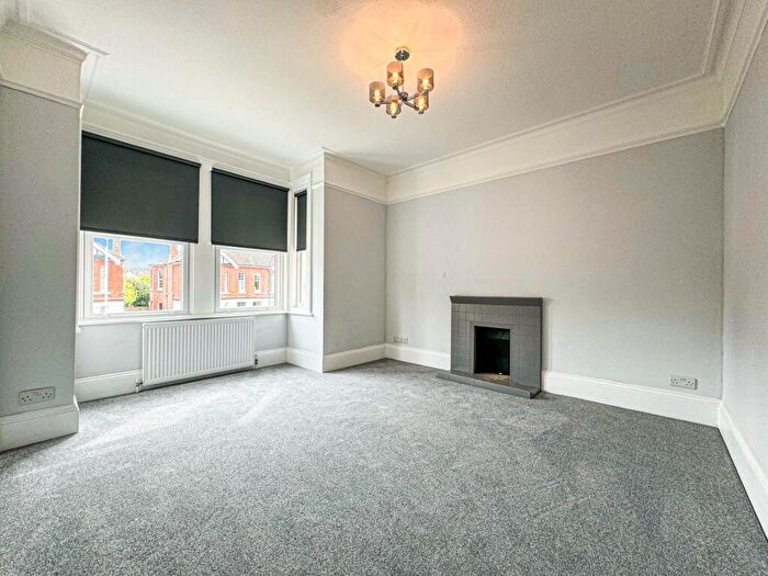 2 Bedroom Flat To Rent In Shakespeare Road, Worthing, BN11