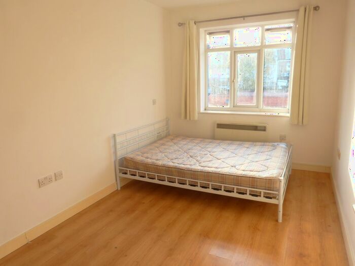 Studio To Rent In Neeld Crescent, London, NW4