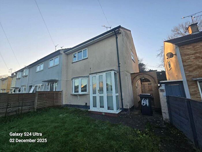 2 Bedroom Semi-Detached House For Sale In Kinross Avenue, Leicester, LE5