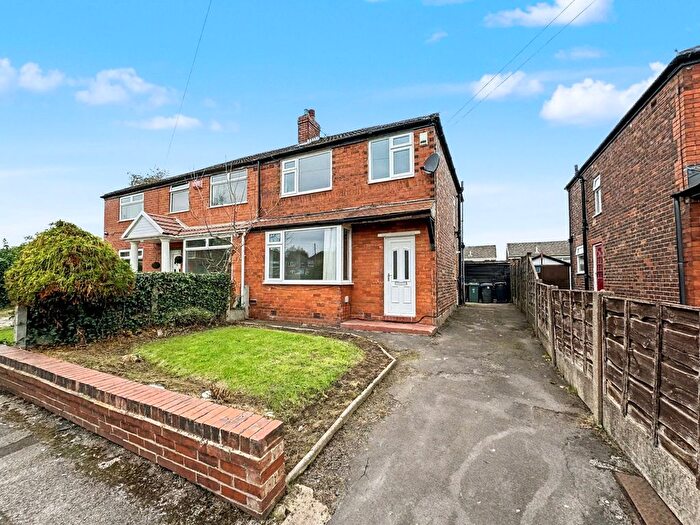 3 Bedroom Semi-detached House For Sale In Hilltop Avenue, Whitefield, M45