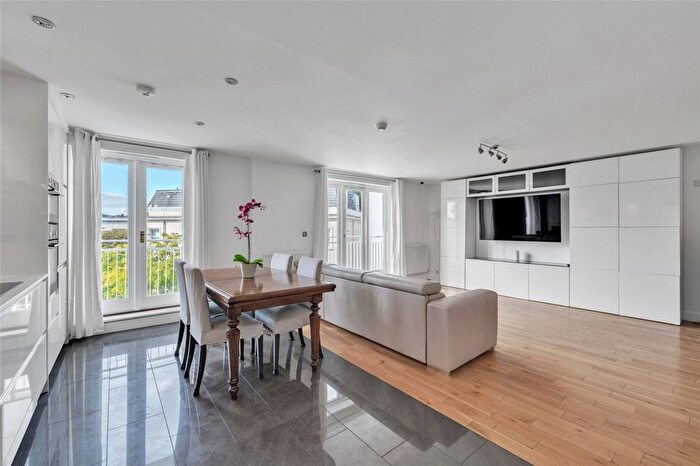 2 Bedroom Flat To Rent In Warrington Gardens, London, W9