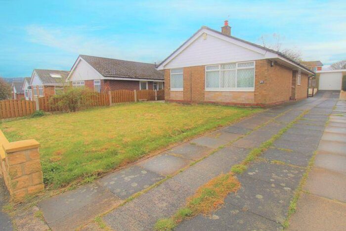 3 Bedroom Bungalow To Rent In Manor Park, Fairweather Green, Bradford, BD8