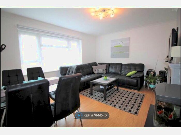 2 Bedroom Flat To Rent In Wellstead Road, London, E6