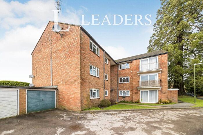 2 Bedroom Flat To Rent In Beech Close, Newlands Crescent, RH19