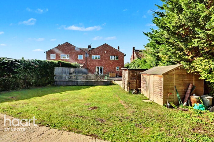 3 Bedroom Semi-Detached House For Sale In Fox Grove, Godmanchester, PE29