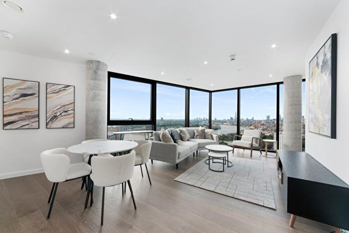 2 Bedroom Flat To Rent In Vetro Court, Salter Street, Canary Wharf, London, E14