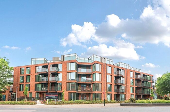 2 Bedroom Flat To Rent In Tweedy Road Bromley, BR1