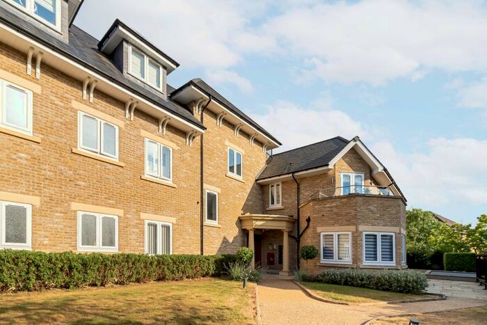 2 Bedroom Flat To Rent In Levana Lodge, Calshot Way, Enfield, EN2