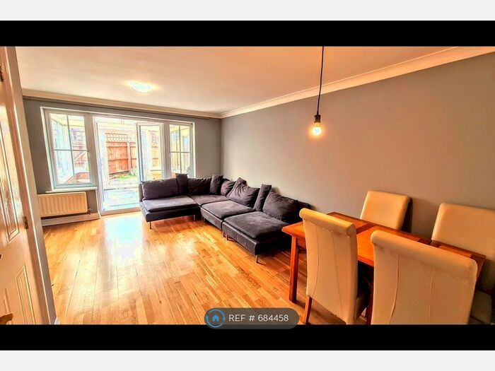 3 Bedroom End Of Terrace House To Rent In Midsummer Walk, Hempsted, Gloucester, GL2