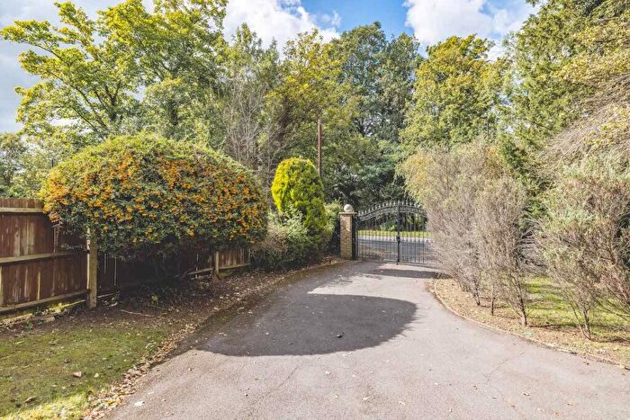 2 Bedroom Apartment For Sale In Wexham Road, Wexham, Slough, SL2