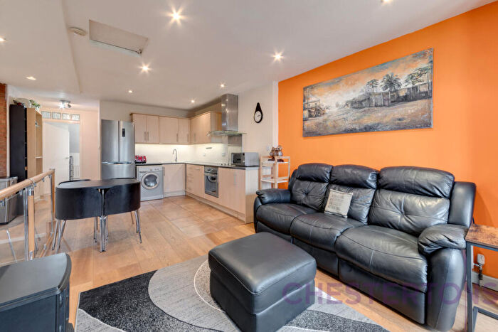 3 Bedroom Flat To Rent In Vermeer Court, Rembrandt Close, E14