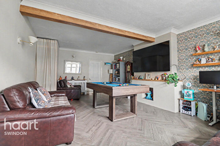 3 Bedroom Terraced House For Sale In Tydeman Street, Swindon, SN2