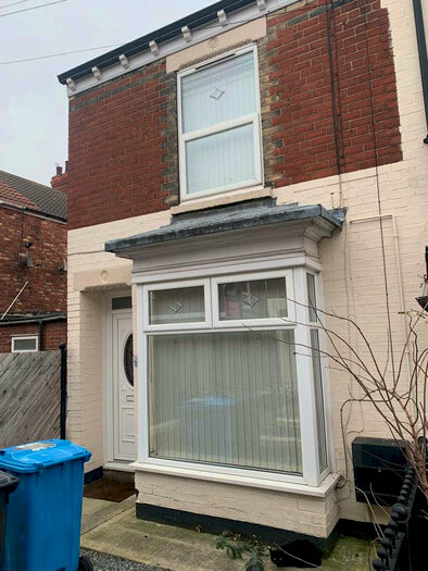 2 Bedroom End Of Terrace House To Rent In Meadow Vale, Estcourt Street, Hull, HU9