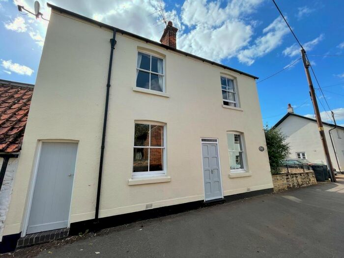 3 Bedroom Detached House To Rent In Dove Lane, Harrold, MK43