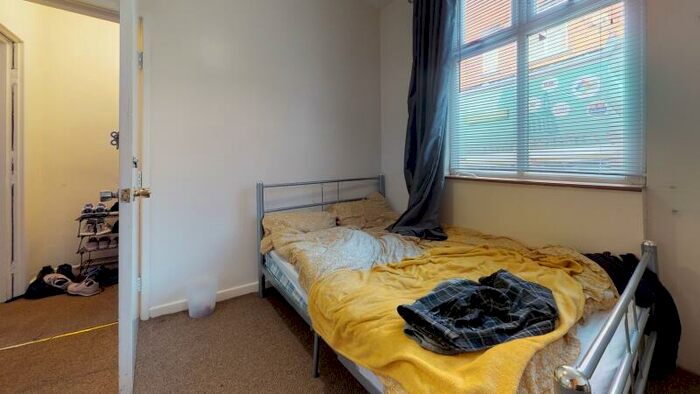 5 Bedroom Terraced House To Rent In Raven Road, Hyde Park, Leeds, LS6