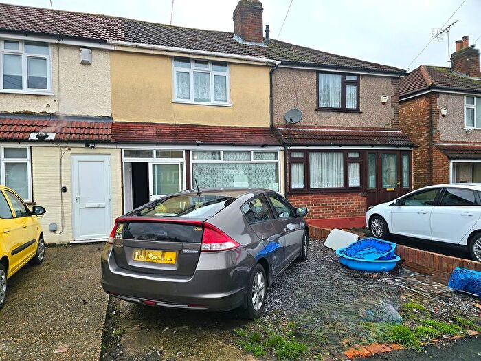 3 Bedroom Terraced House For Sale In Woodrow Avenue, Hayes, Greater London, UB4