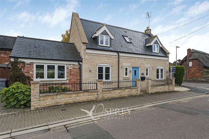 2 Bedroom Detached House For Sale In Crown Street, Oakham, Rutland, LE15