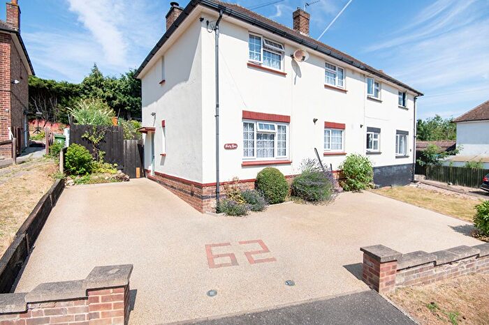 3 Bedroom Semi Detached House For Sale In Butts Road, Wellingborough, NN8