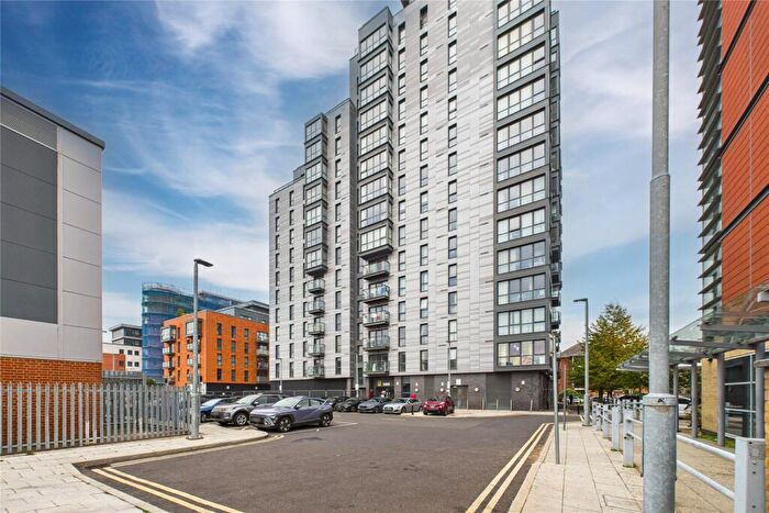 2 Bedroom Apartment To Rent In Railway Terrace, Slough, Berkshire, SL2