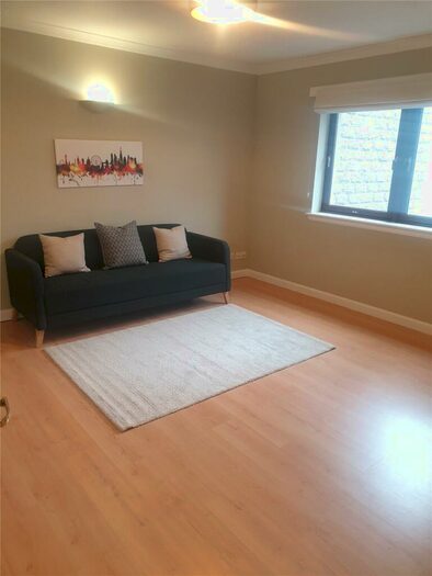 2 Bedroom Flat To Rent In Margaret Place, City Centre, Aberdeen, AB10