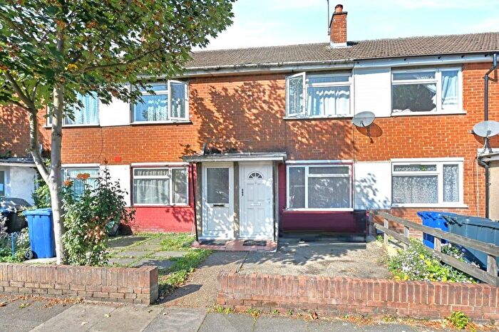 2 Bedroom Flat For Sale In Greenford Road, Greenford, UB6