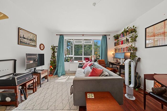 1 Bedroom Flat For Sale In Highbury New Park, London, N5