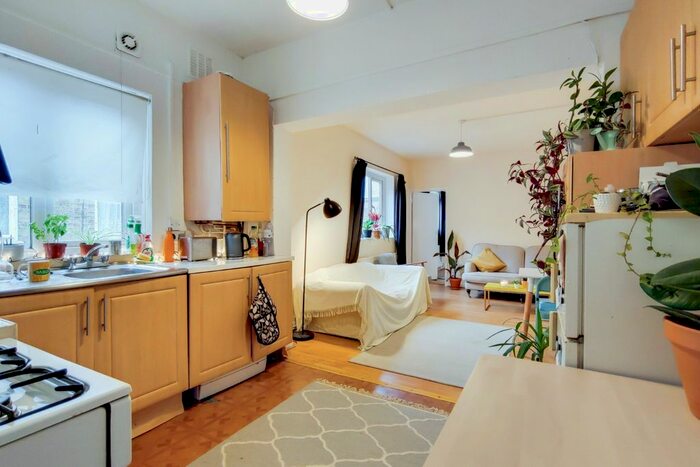 1 Bedroom Flat To Rent In Brockley Road, Brockley, London, SE4