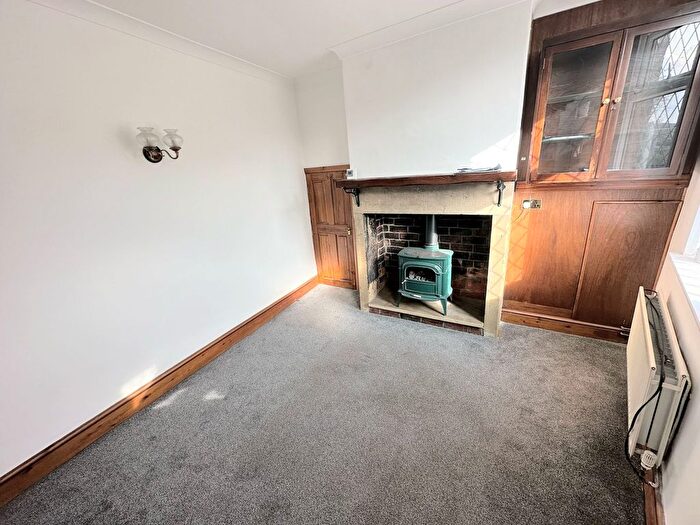 2 Bedroom End Of Terrace House To Rent In Trooper Lane, Halifax, HX3