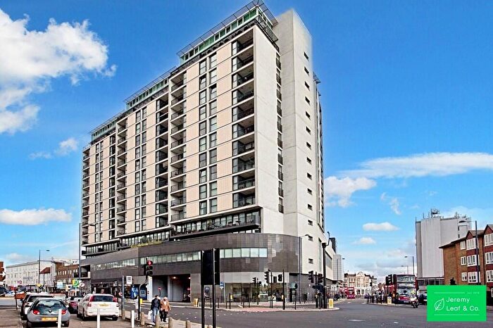 2 Bedroom Flat To Rent In Kingsway, London, N12