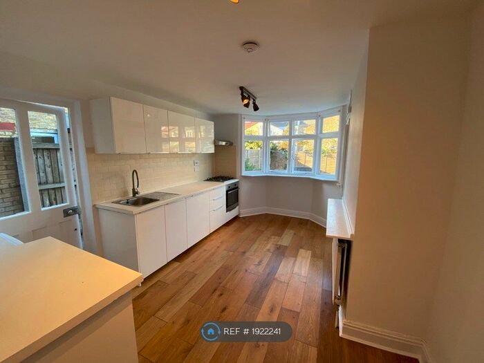 2 Bedroom Maisonette To Rent In Leyton Park Road, London, E10