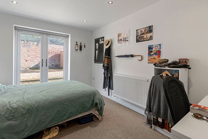 1 Bedroom Semi-Detached House To Rent In King Edward Street, St Davids, Exeter, EX4