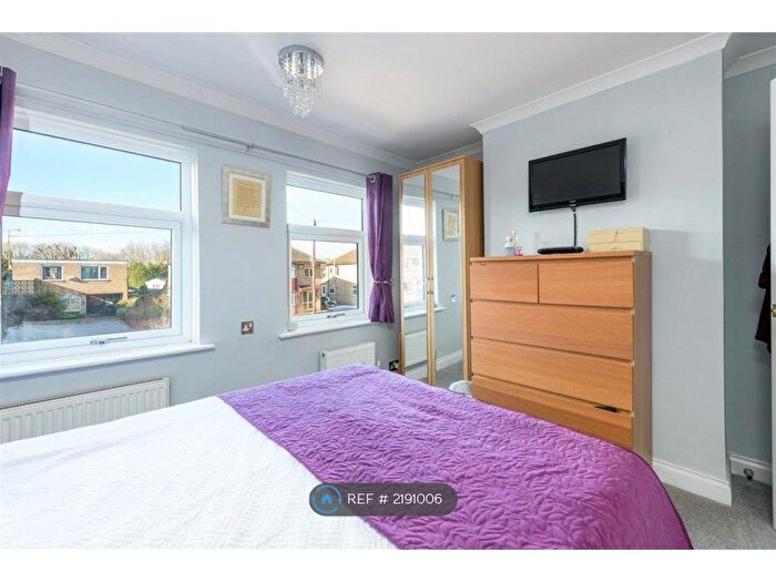 3 Bedroom Semi-Detached House To Rent In Lincoln Road, Peterborough, PE4