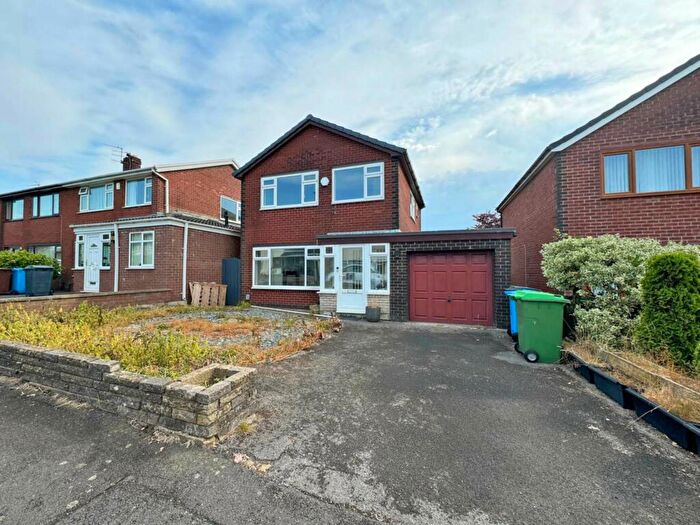3 Bedroom Detached House To Rent In Norwich Avenue, Chadderton, OL9