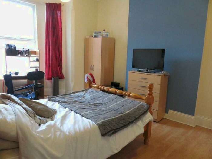 8 Bedroom Detached House To Rent In Hound Road, Nottingham, Nottinghamshire, NG2