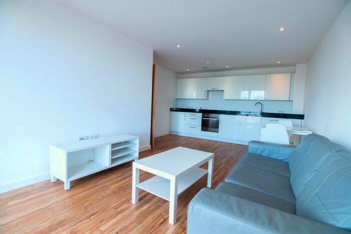 2 Bedroom Flat To Rent In The Exchange, Elmira Way, Salford Quays, Greater Manchester, M5