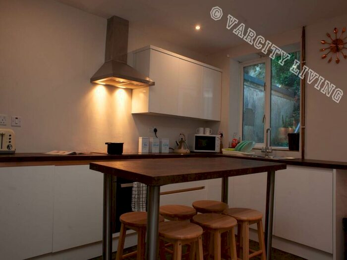 3 Bedroom House To Rent In Caellepa, Bangor, Gwynedd, LL57