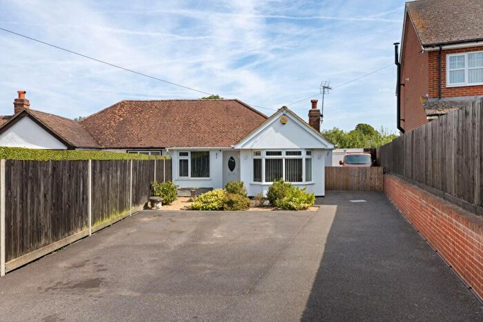 2 Bedroom Bungalow For Sale In Carfax Avenue, Farnham, GU10