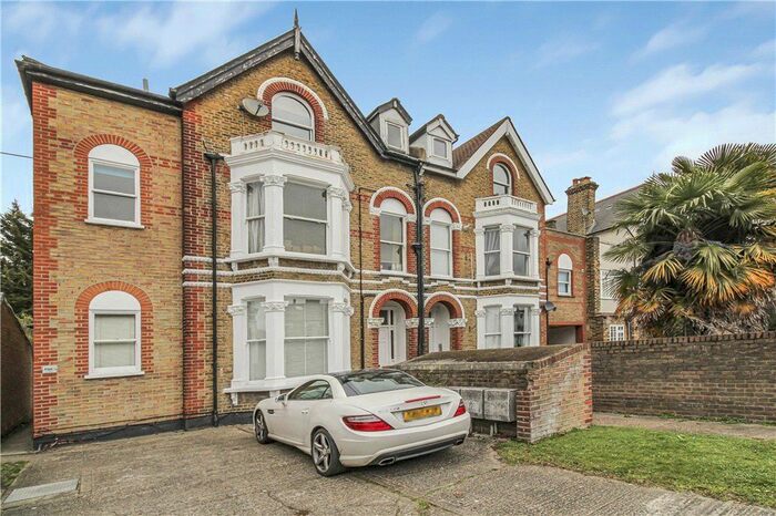 Studio To Rent In Queens Road, London, SW19