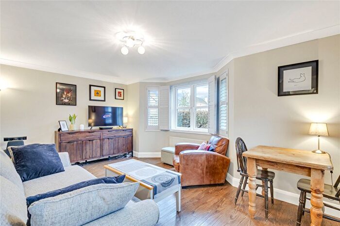 1 Bedroom Flat For Sale In Batson Street, London, W12