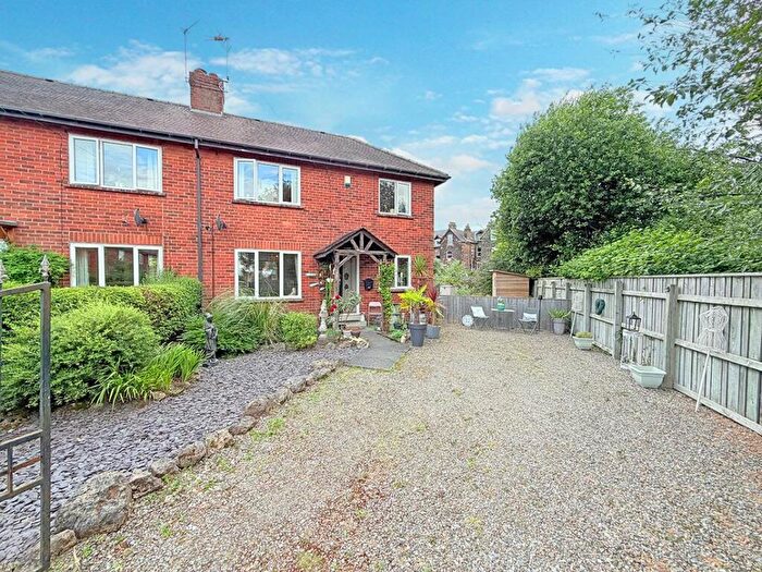 2 Bedroom House For Sale In Albany Avenue, Harrogate, HG1
